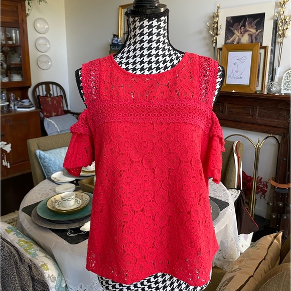 Project Runway Cold Shoulder Red Lace Top Size L Perfect For Christmas Holidays! - Picture 2 of 14